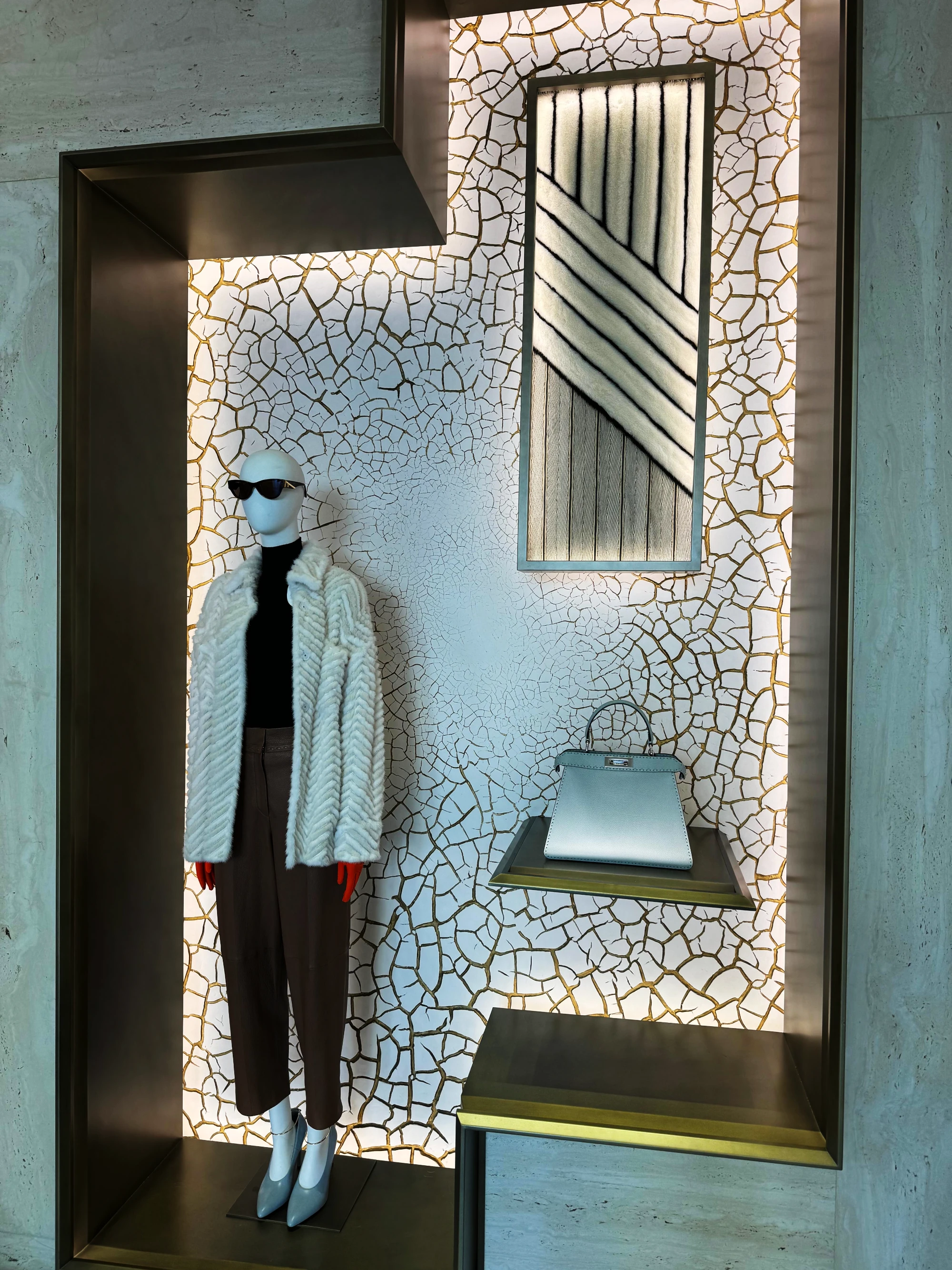 Wandpaneel — Luxus Retail Installation
