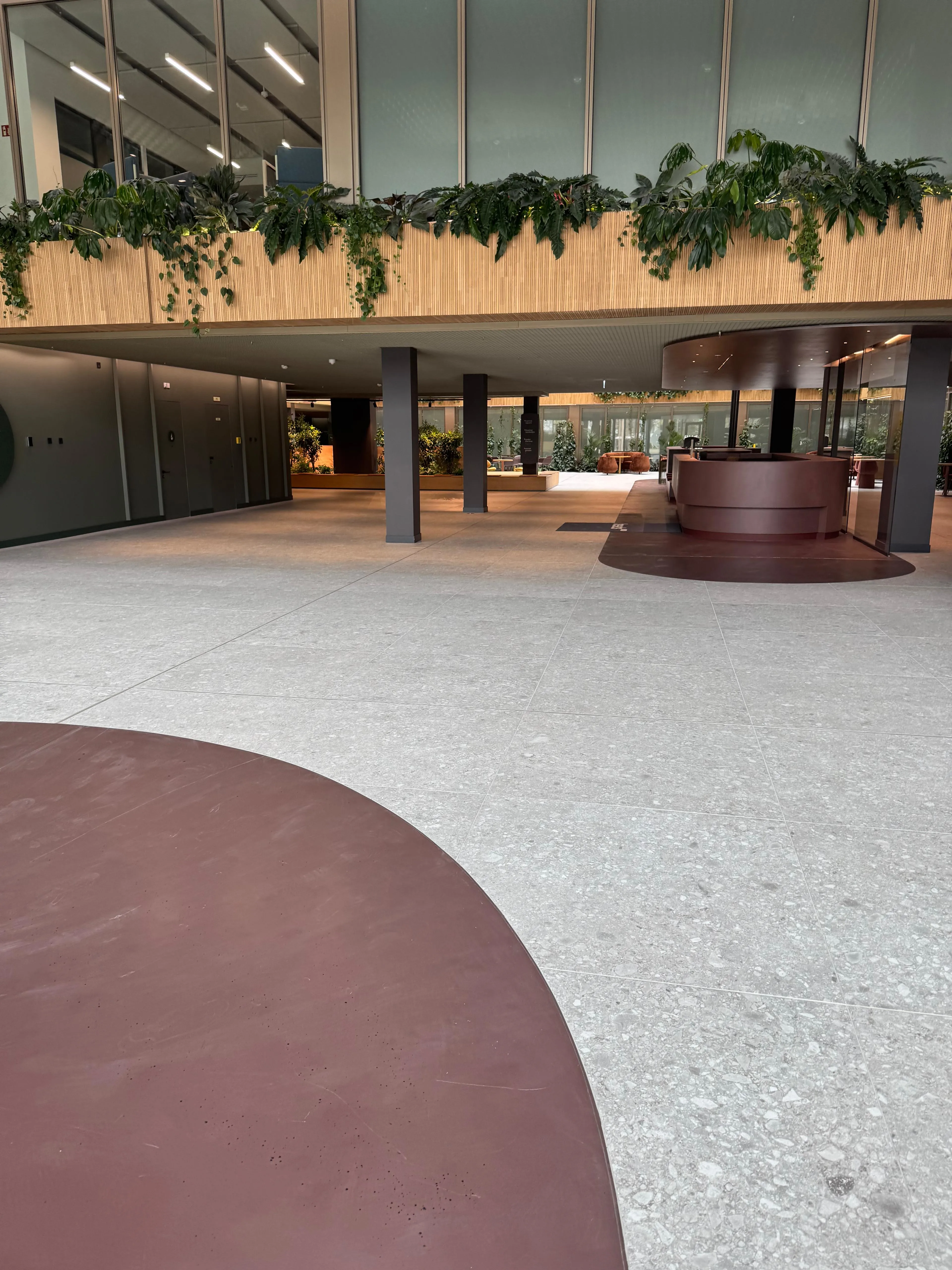 Fugenloser Mikrozement Boden — BARTEKS Bodenbeschichtungen