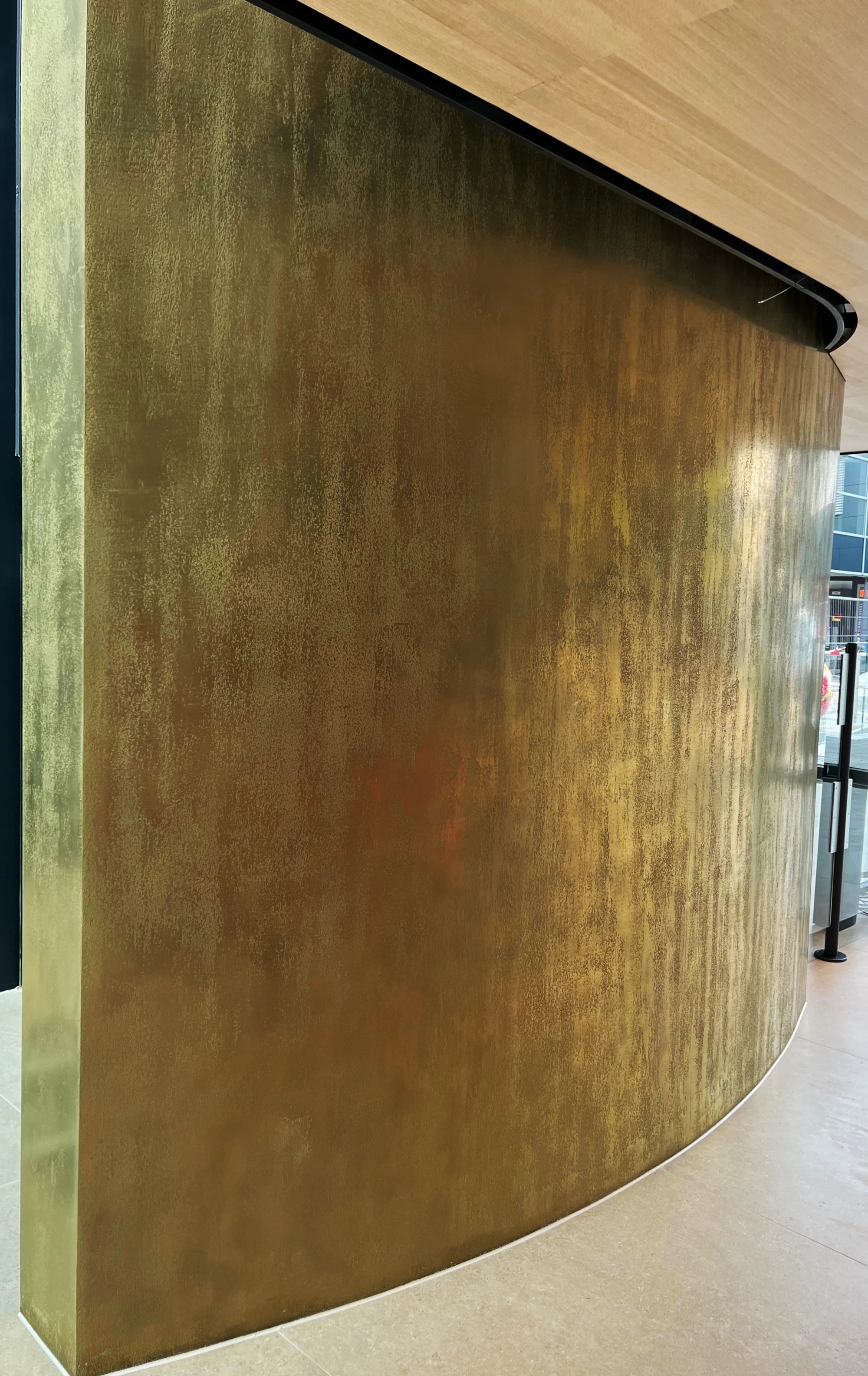 Goldene Wandgestaltung